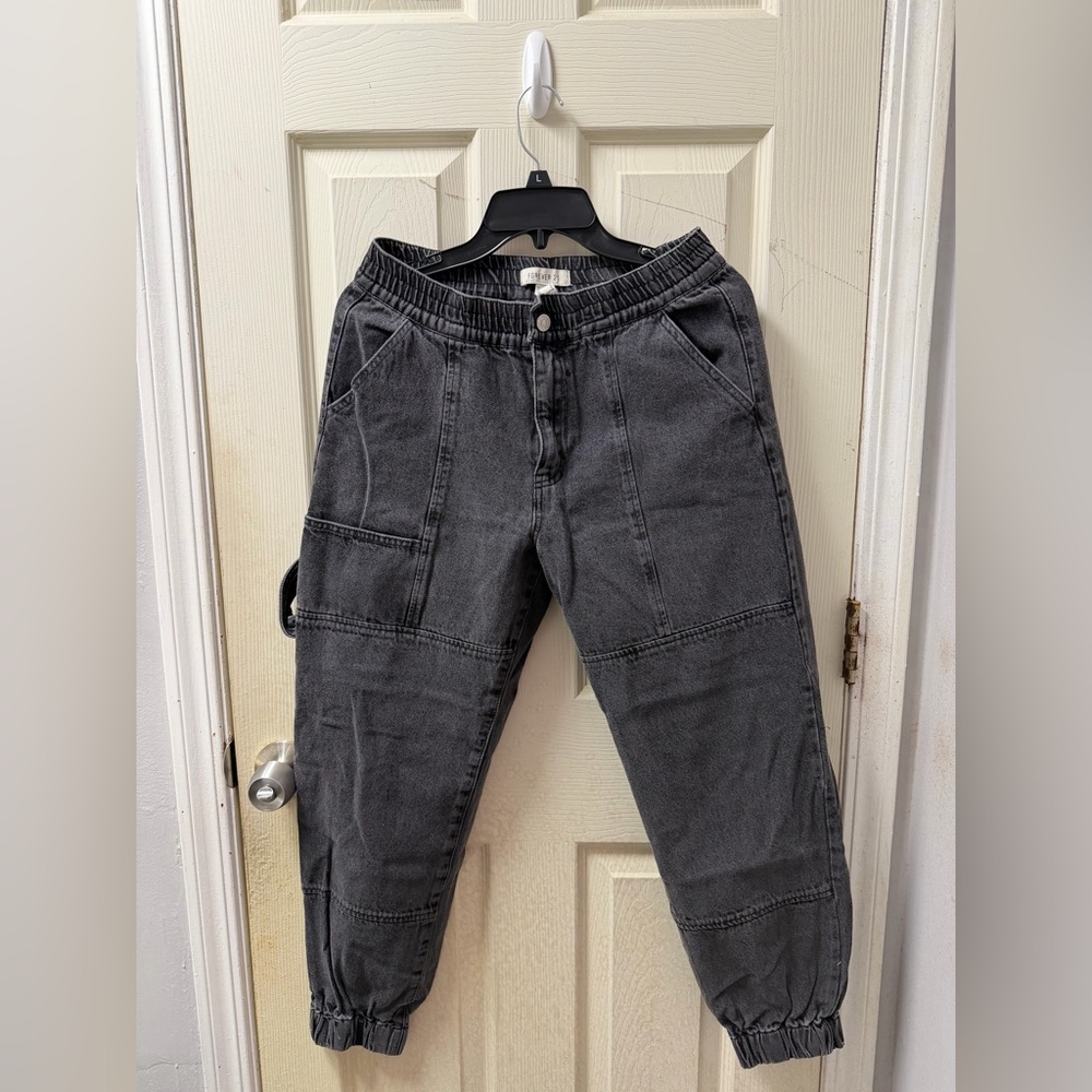 ❤️ Forever 21 Charcoal Gray Jogger Utility Pants